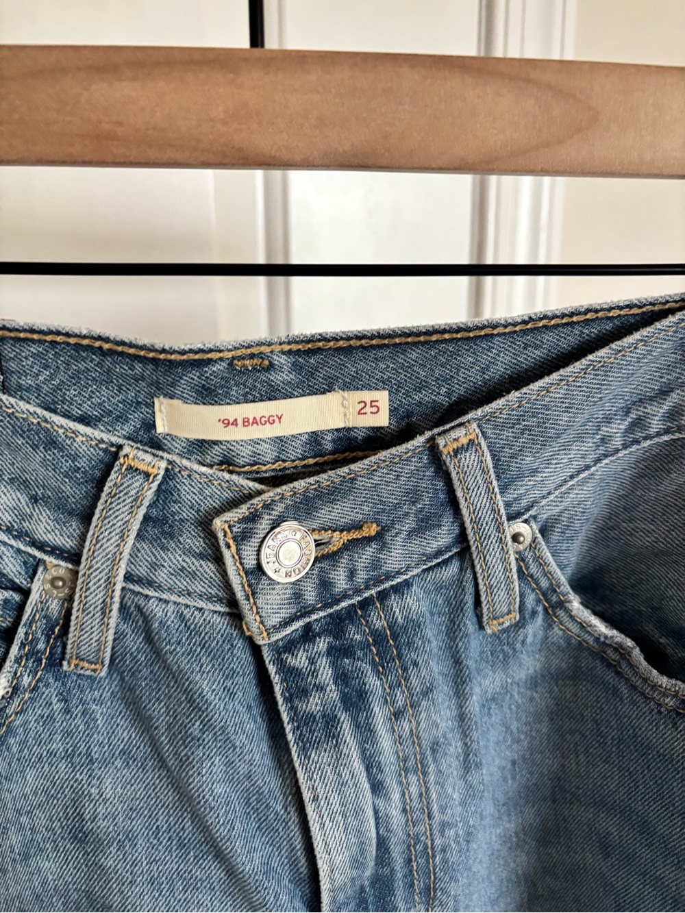 Levi’s ‘94 Baggy Jeans - Picture 6 of 9
